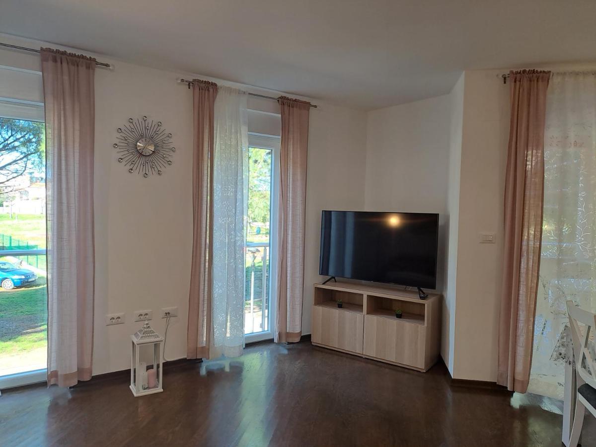 Apart Centar Umag Edda Joakima Rakovca 7 E 52470-Umag Buitenkant foto