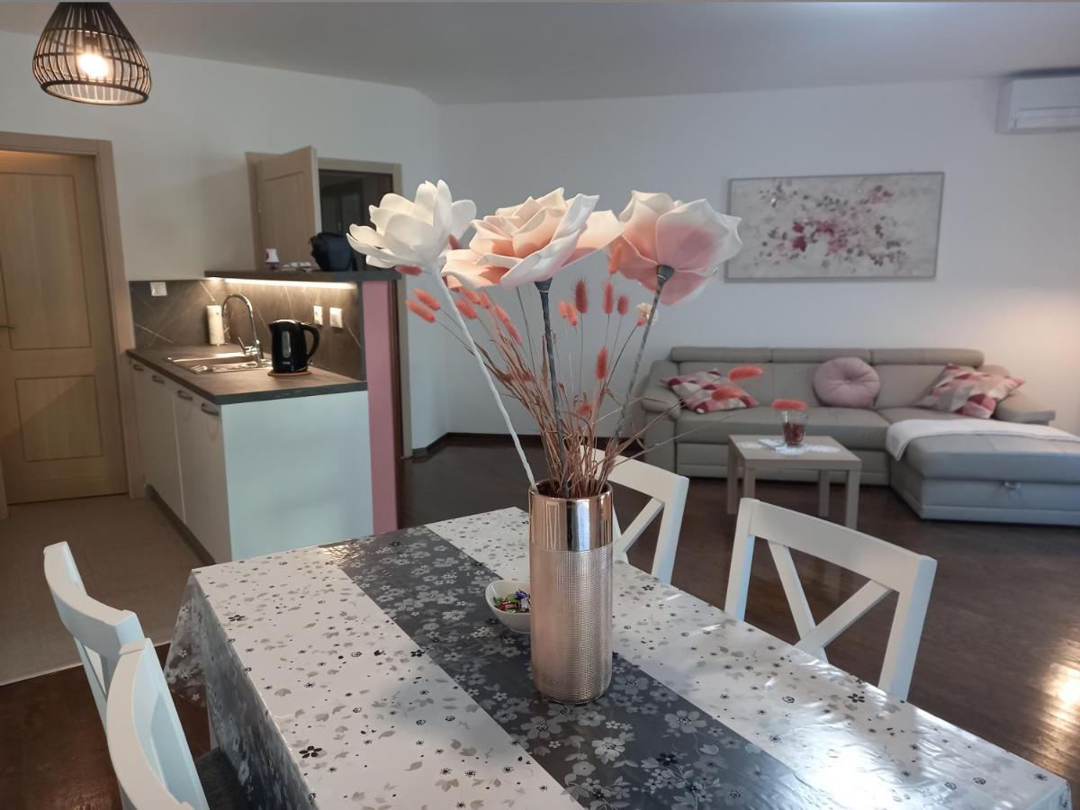 Apart Centar Umag Edda Joakima Rakovca 7 E 52470-Umag Buitenkant foto